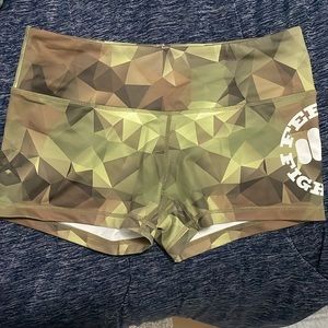 Feed Me Fight Me - Camo Shorts - size S